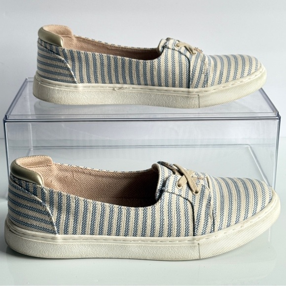 Kelly & Katie Striped Canvas Slip-On Shoes Size 9 - Picture 2 of 8